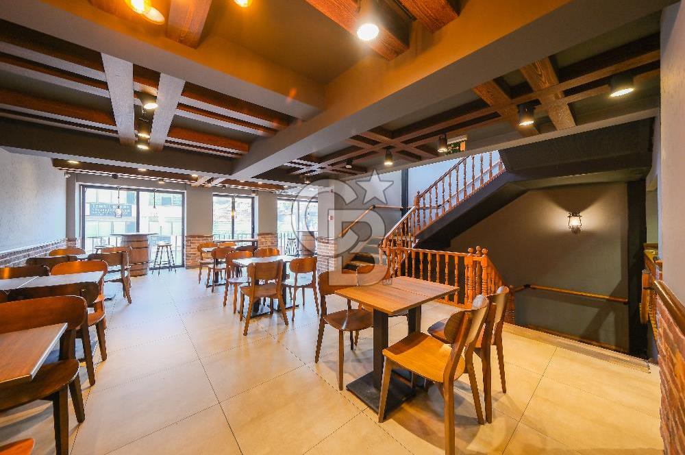 ÜSKÜDAR SELMANİ PAK CADDESİNE CEPHELİ KOMPLE SATILIK BİNA