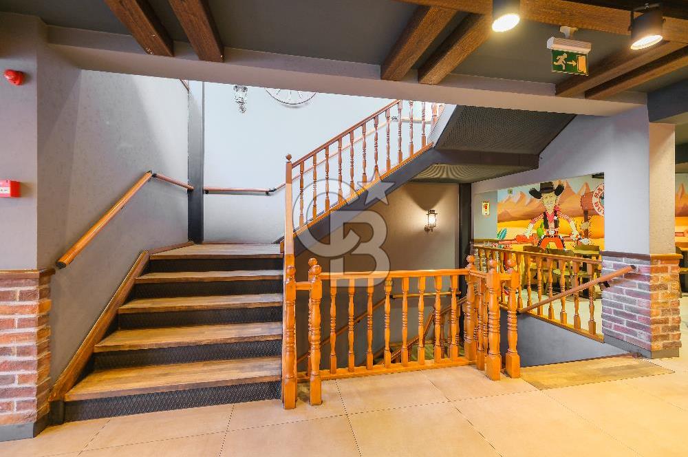 ÜSKÜDAR SELMANİ PAK CADDESİNE CEPHELİ KOMPLE SATILIK BİNA