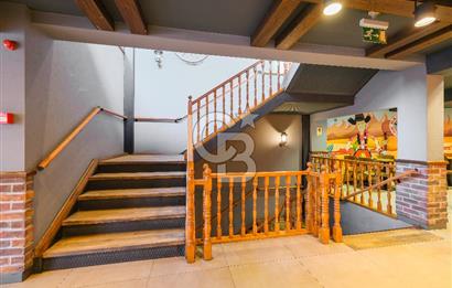 ÜSKÜDAR SELMANİ PAK CADDESİNE CEPHELİ KOMPLE SATILIK BİNA