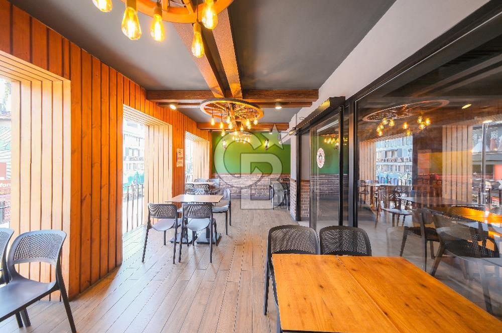 ÜSKÜDAR SELMANİ PAK CADDESİNE CEPHELİ KOMPLE SATILIK BİNA