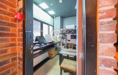 ÜSKÜDAR SELMANİ PAK CADDESİNE CEPHELİ KOMPLE SATILIK BİNA