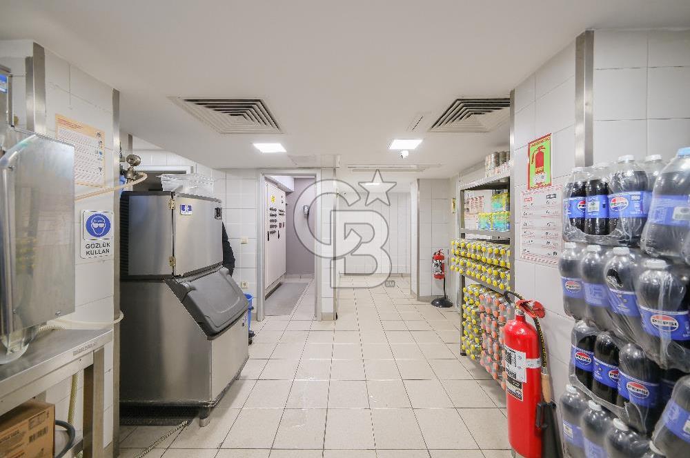 ÜSKÜDAR SELMANİ PAK CADDESİNE CEPHELİ KOMPLE SATILIK BİNA