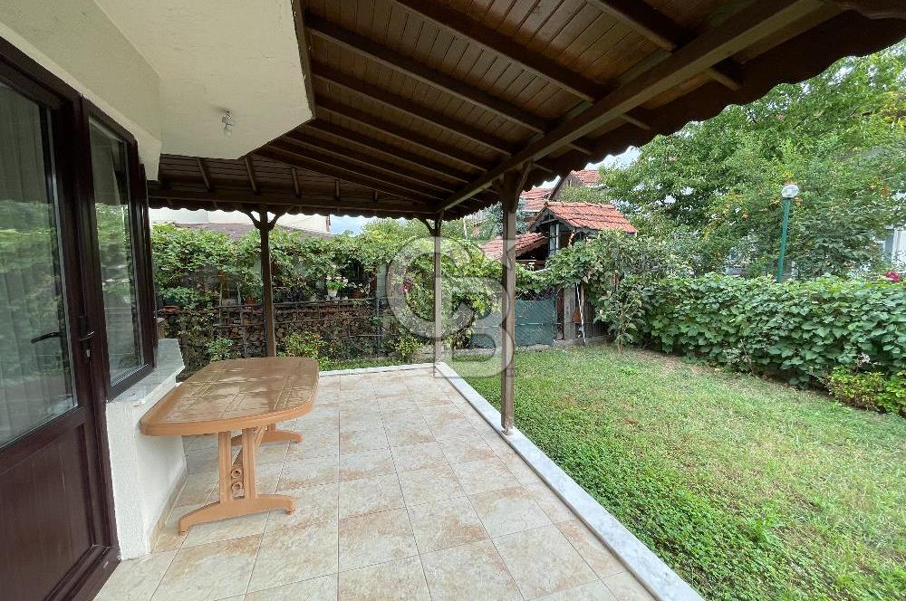 BAŞİSKELE YENİKÖY MERKEZ MAH. SİTE İÇİNDE SATILIK 3+1 VİLLA