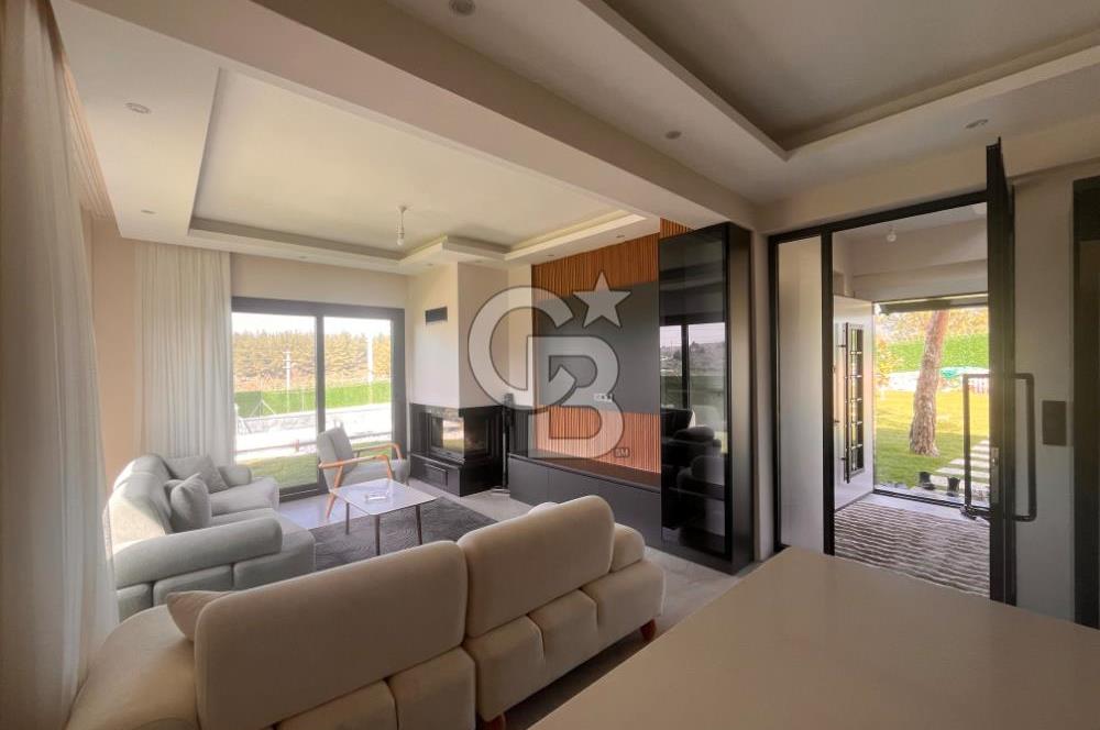 Torbalı Çamlıca’da Ruhsatlı, Havuzlu Müstakil Villa | Geniş Bahçeli