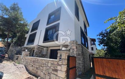 Urla Kalabak da Satılık 4+1 Satılık Villa
