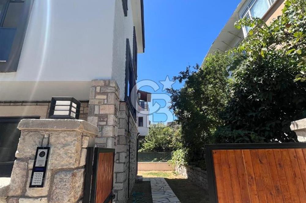 Urla Kalabak da Satılık 4+1 Satılık Villa