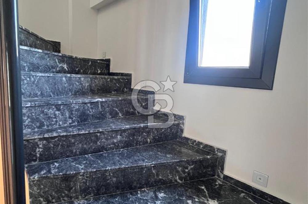 Urla Kalabak da Satılık 4+1 Satılık Villa