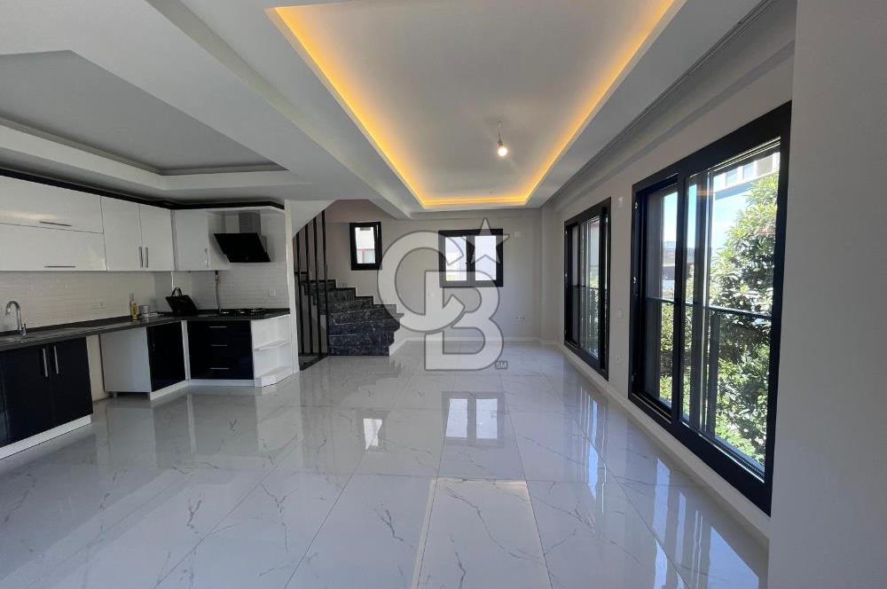 Urla Kalabak da Satılık 4+1 Satılık Villa