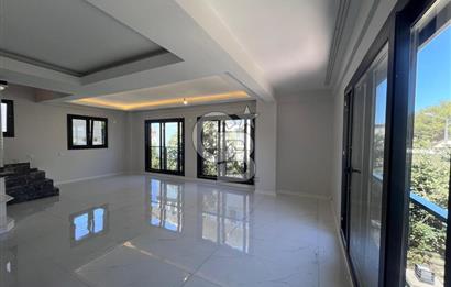 Urla Kalabak da Satılık 4+1 Satılık Villa