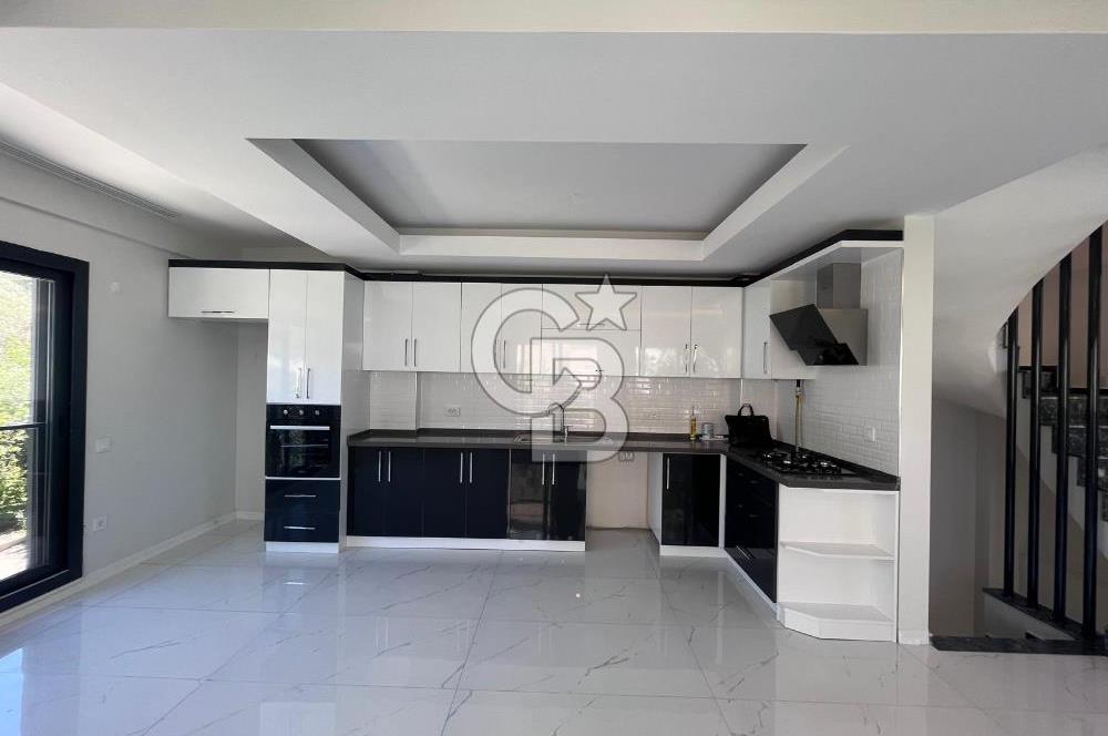 Urla Kalabak da Satılık 4+1 Satılık Villa