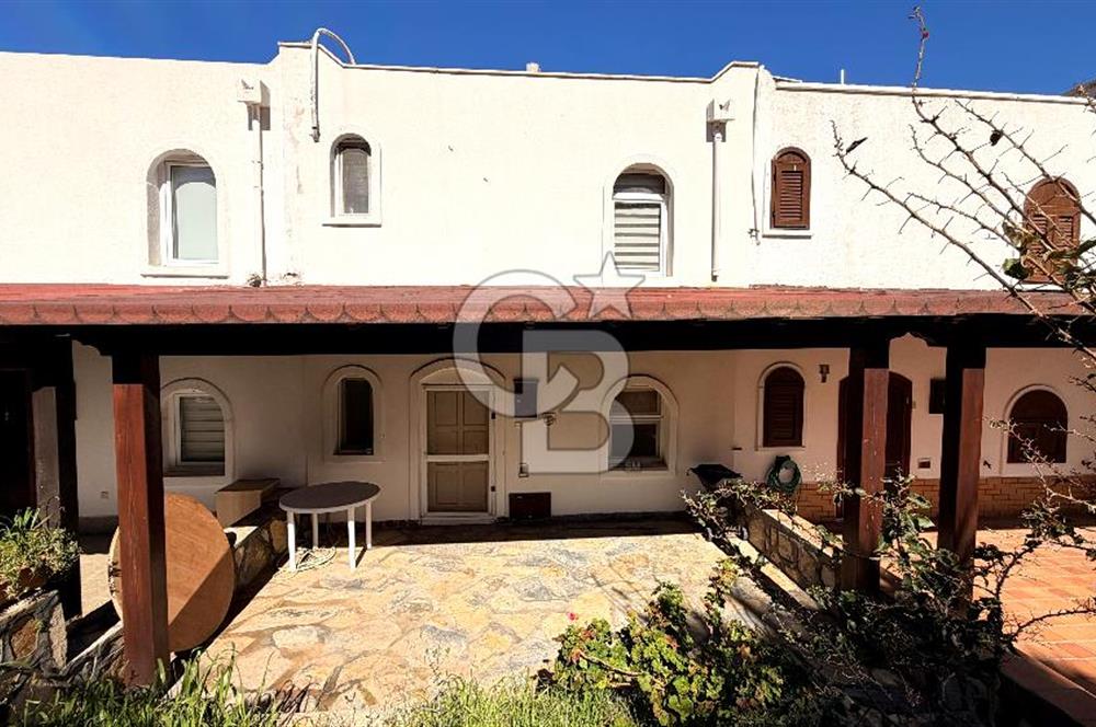 Yalıkavakta Özel Plajlı, Havuzlu Site İçinde 3+1 Yazlık