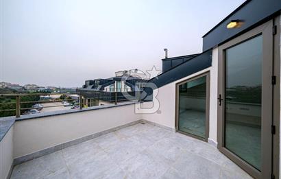 Dragos'ta Deniz Manzaralı Site İçinde Satılık 4+1 Dubleks Daire