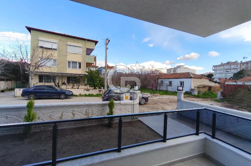 Balıkesir Ayvalık Altınova merkezde satılık daire arayanlar için kaçırılmayacak bir fırsat.