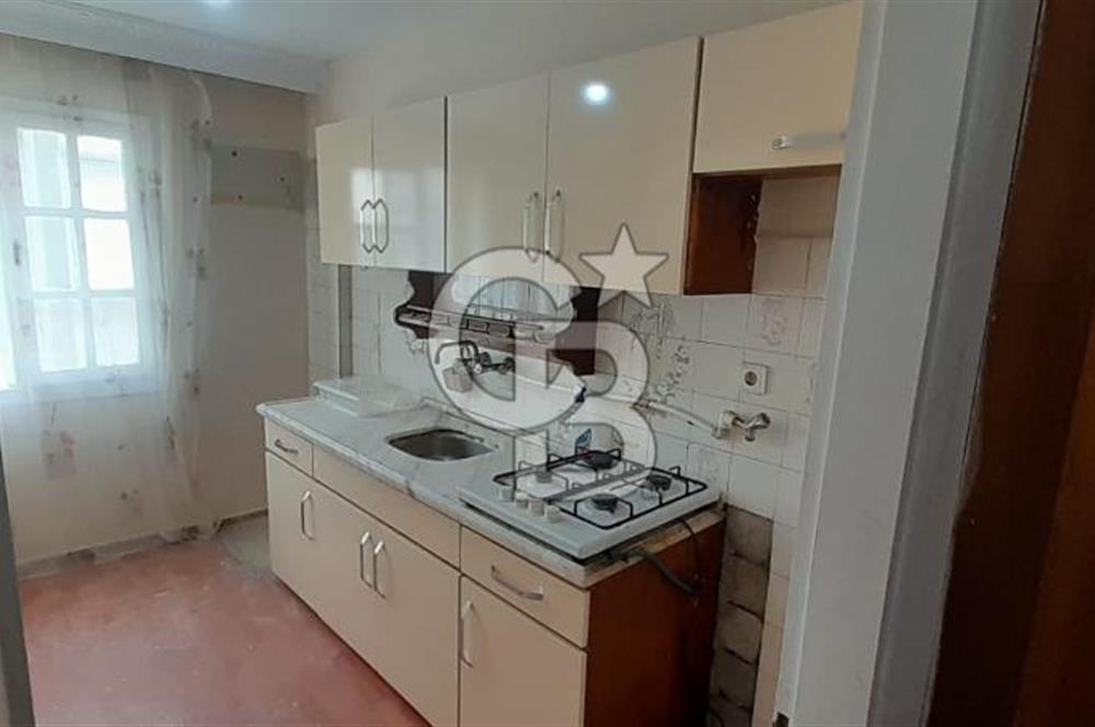 KARŞIYAKA ÇARŞI İÇİNDE 2+1 KLASİK 80 m2 ARAKAT DAİRE