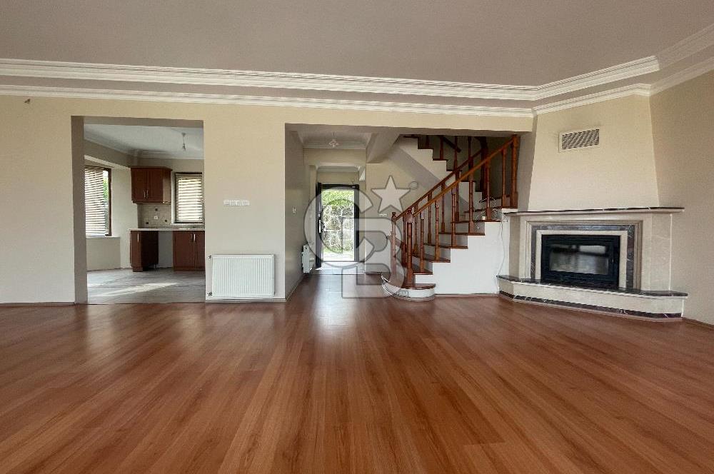 DEĞİRMENDERE TOPÇULAR'DA DENİZ MANZARALI SATILIK TRİPLEKS VİLLA