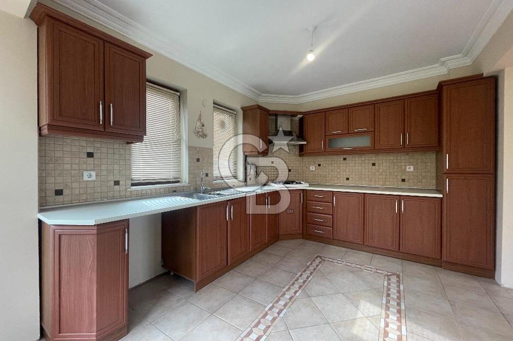 DEĞİRMENDERE TOPÇULAR'DA DENİZ MANZARALI SATILIK TRİPLEKS VİLLA