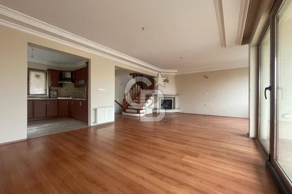 DEĞİRMENDERE TOPÇULAR'DA DENİZ MANZARALI SATILIK TRİPLEKS VİLLA