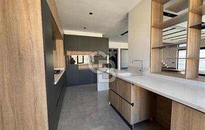 ALEXANDER DUBÇEK CADDESİNDE 4+2 ULTRA LÜKS SATILIK DUBLEKS DAİRE