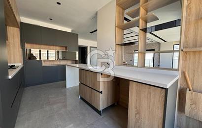 ALEXANDER DUBÇEK CADDESİNDE 4+2 ULTRA LÜKS SATILIK DUBLEKS DAİRE