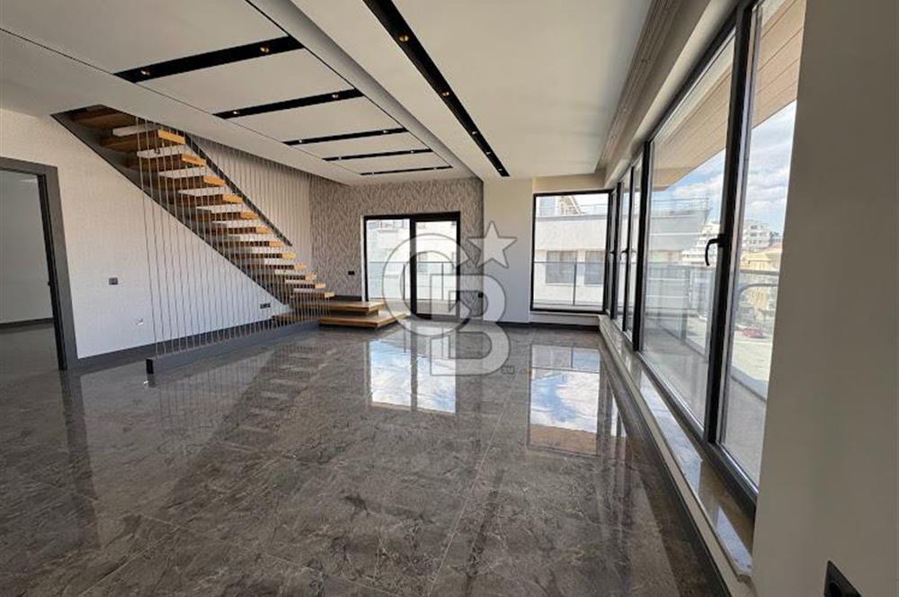 ALEXANDER DUBÇEK CADDESİNDE 4+2 ULTRA LÜKS SATILIK DUBLEKS DAİRE