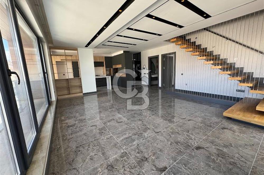 ALEXANDER DUBÇEK CADDESİNDE 4+2 ULTRA LÜKS SATILIK DUBLEKS DAİRE