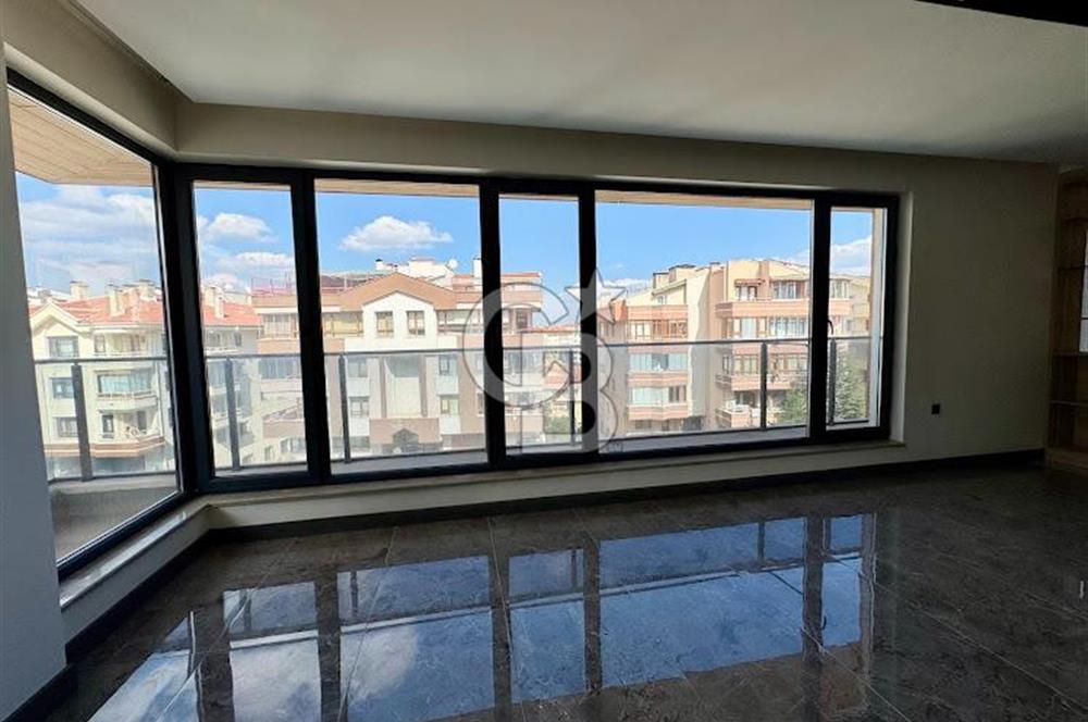 ALEXANDER DUBÇEK CADDESİNDE 4+2 ULTRA LÜKS SATILIK DUBLEKS DAİRE