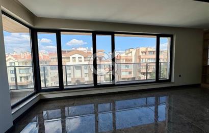 ALEXANDER DUBÇEK CADDESİNDE 4+2 ULTRA LÜKS SATILIK DUBLEKS DAİRE