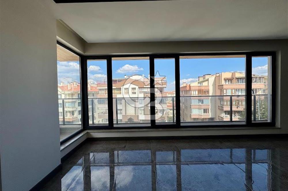 ALEXANDER DUBÇEK CADDESİNDE 4+2 ULTRA LÜKS SATILIK DUBLEKS DAİRE