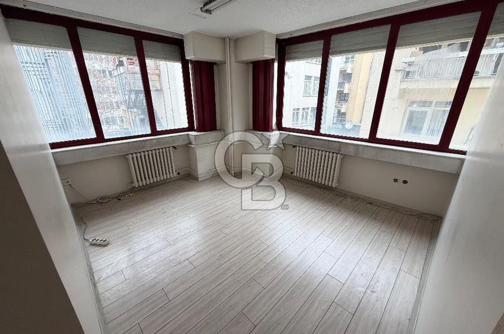 Cumhuriyet mah. ‘De satılık ofis