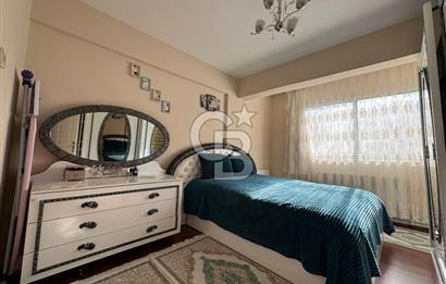 Karabağlar Yunus Emre Mah Cadde Üzeri 117 m2 2+1 Daire