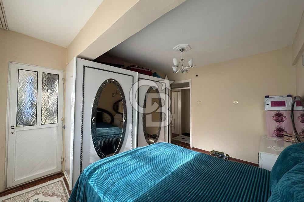 Karabağlar Yunus Emre Mah Cadde Üzeri 117 m2 2+1 Daire