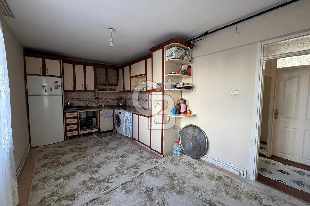 Karabağlar Yunus Emre Mah Cadde Üzeri 117 m2 2+1 Daire