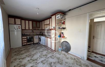 Karabağlar Yunus Emre Mah Cadde Üzeri 117 m2 2+1 Daire