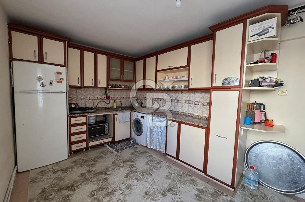 Karabağlar Yunus Emre Mah Cadde Üzeri 117 m2 2+1 Daire