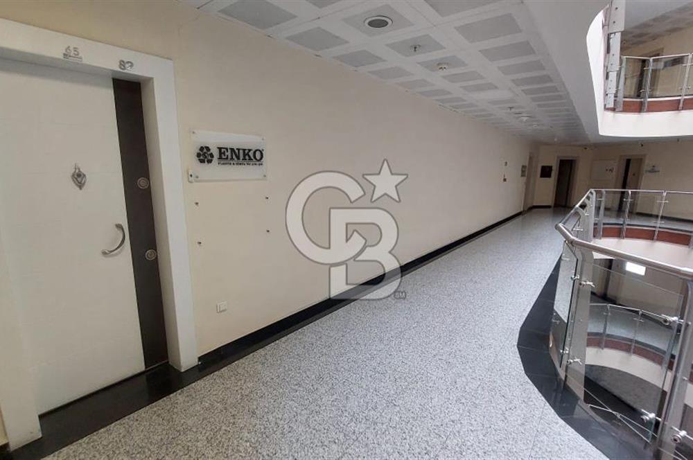 İSTOÇ C PLAZA’DA 2+1 SATILIK OFİS