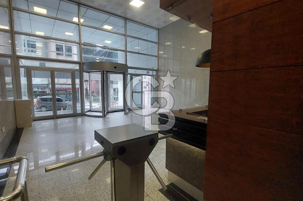 İSTOÇ C PLAZA’DA 2+1 SATILIK OFİS