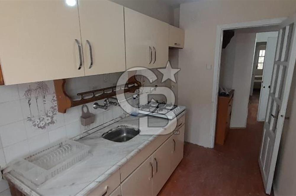 KARŞIYAKA ÇARŞI İÇİNDE 2+1 KLASİK 80 m2 ARAKAT DAİRE