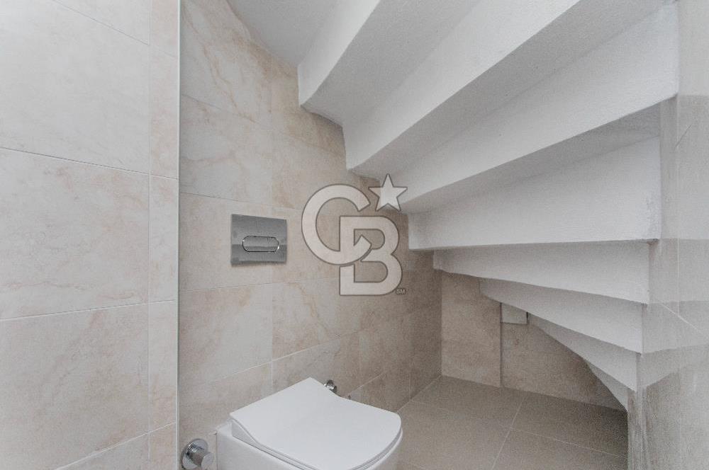 Foça Kazım Dirik Mah.Satılık 2+1 Bahçeli Dubleks