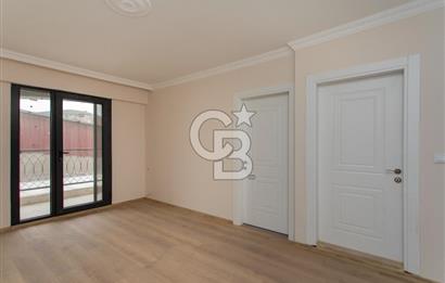 Foça Yenibağarası Cadde Üzeri Satılık Asansörlü Binada 1+1 Daire