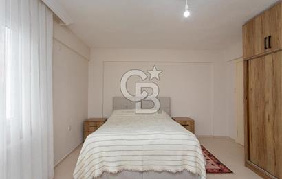 Foça Yenibağarası Cadde Üzeri Satılık Asansörlü Binada 1+1 Daire