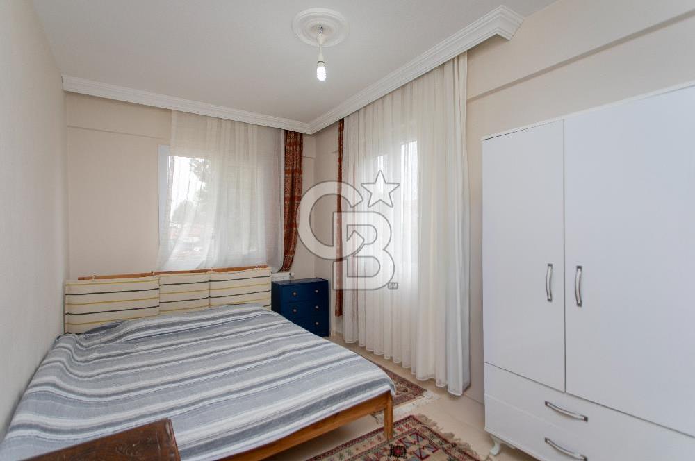 Foça Yenibağarası'nda Satılık Müstakil Ev ve Arsası