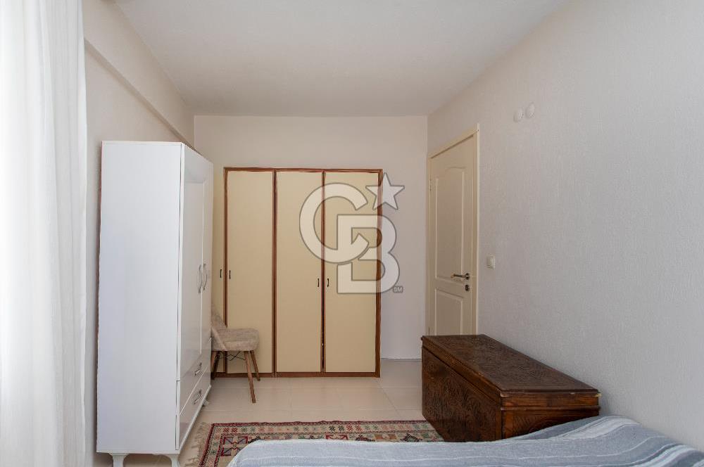 Foça Yenibağarası'nda Satılık Müstakil Ev ve Arsası