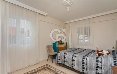 Foça Yenibağarası'nda Satılık Müstakil Ev ve Arsası