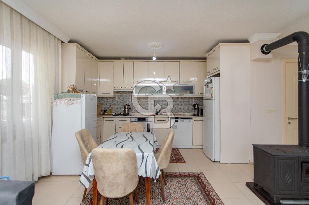 Foça Yenibağarası'nda Satılık Müstakil Ev ve Arsası