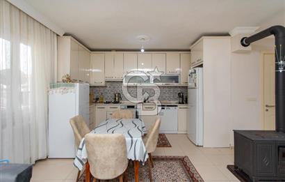 Foça Yenibağarası'nda Satılık Müstakil Ev ve Arsası