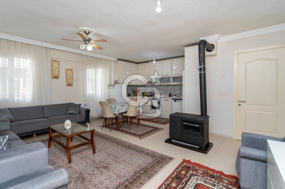 Foça Yenibağarası'nda Satılık Müstakil Ev ve Arsası