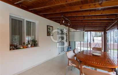 Foça Yenibağarası'nda Satılık Müstakil Ev ve Arsası