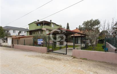 Foça Yenibağarası'nda Satılık Müstakil Ev ve Arsası