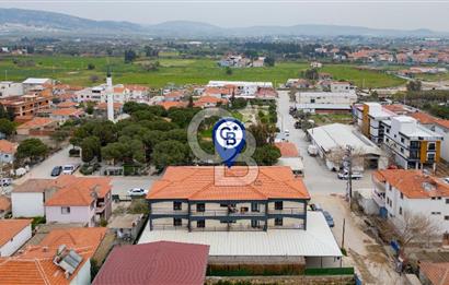 Foça Yenibağarası Cadde Üzeri Satılık Asansörlü Binada 1+1 Daire