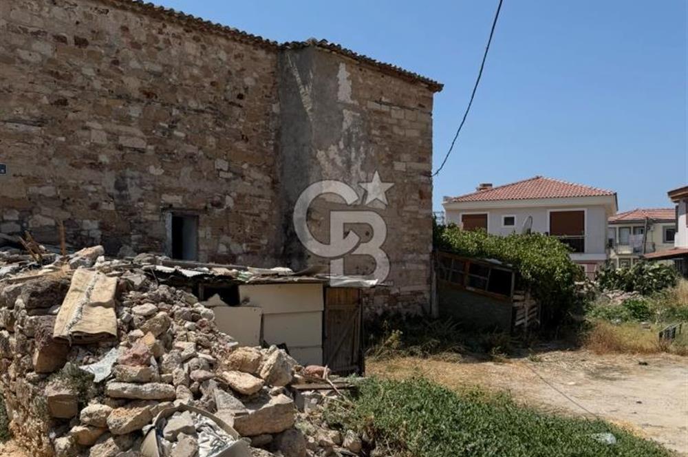 Çeşme Çiftlikköyde 520 m² Arsada Satılık Taş Konak 